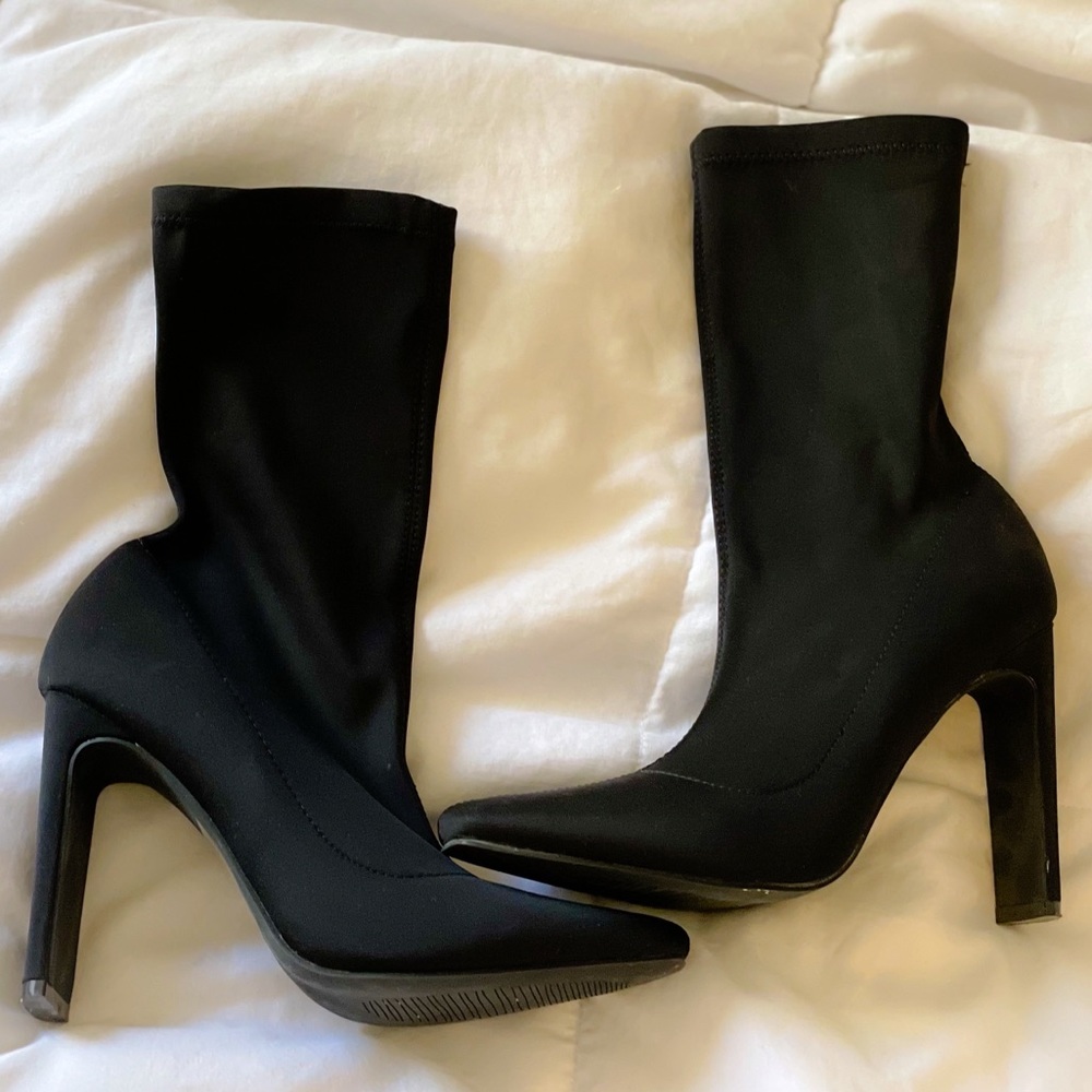 Women’s Black Slip On Heeled Boot Size 7.5